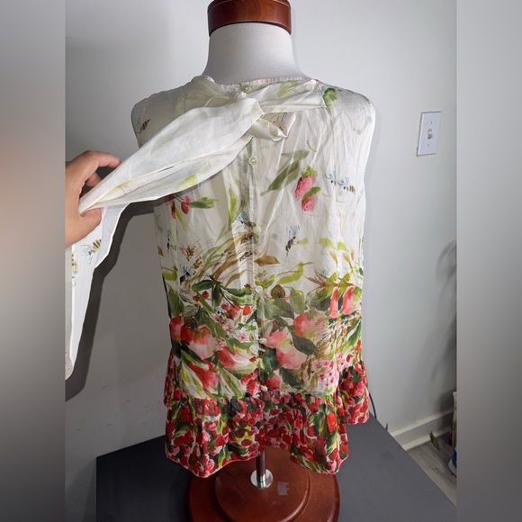 Red Valentino White Strawberry Print Tie-Back Button-Down Tank - Picture 4 of 9
